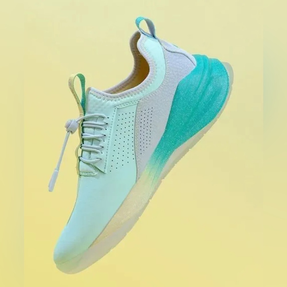 Clove Apple Jade Sneakers